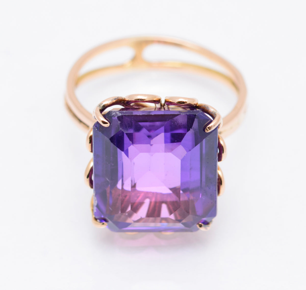 Vintage 9ct Yellow Gold & Large Purple Lab-Created Sapphire Ring Size K1/2 (A2092)