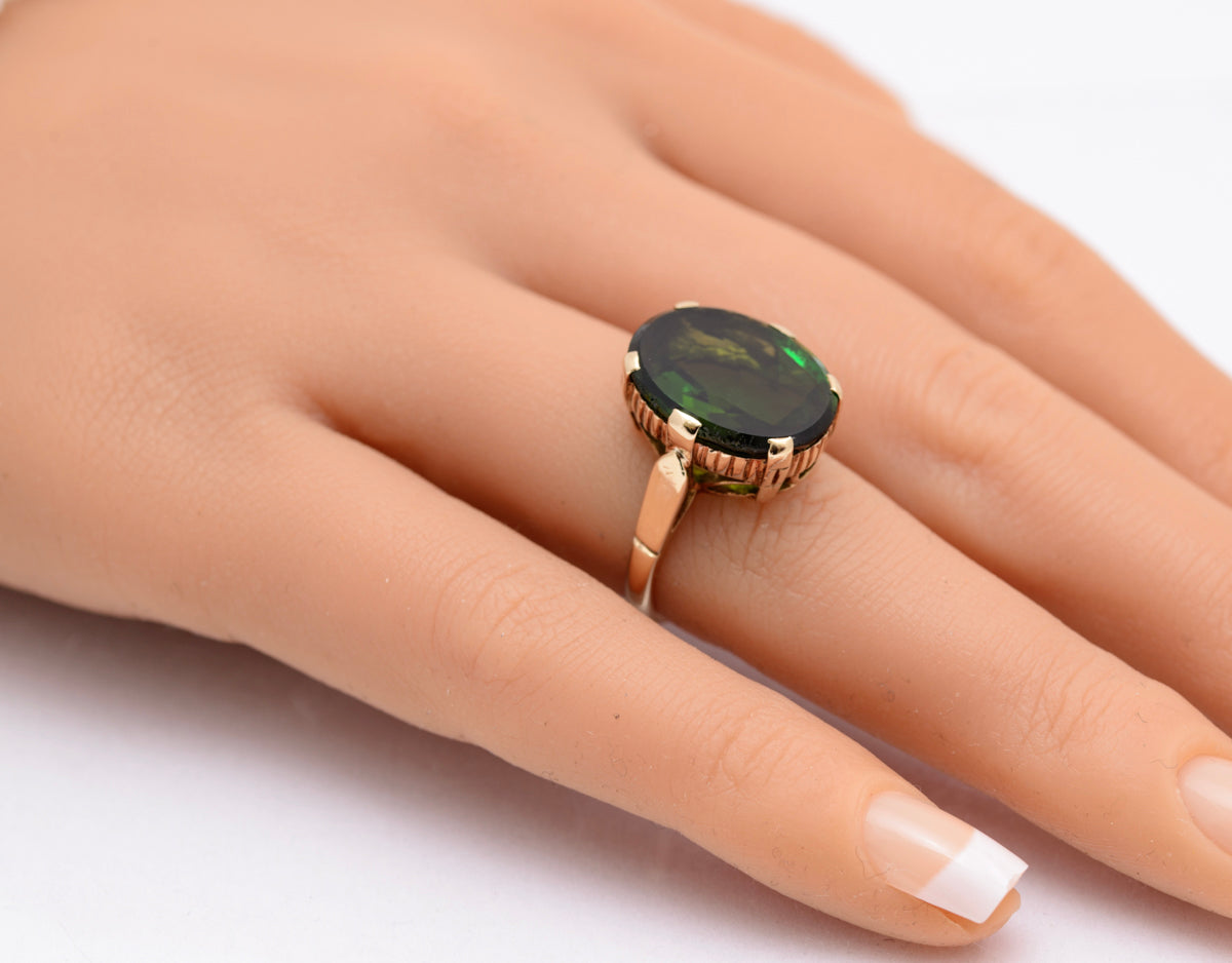 Vintage 9ct Yellow Gold & Large 10 Carat Green Tourmaline Gemstone Ring Size M (A2099)