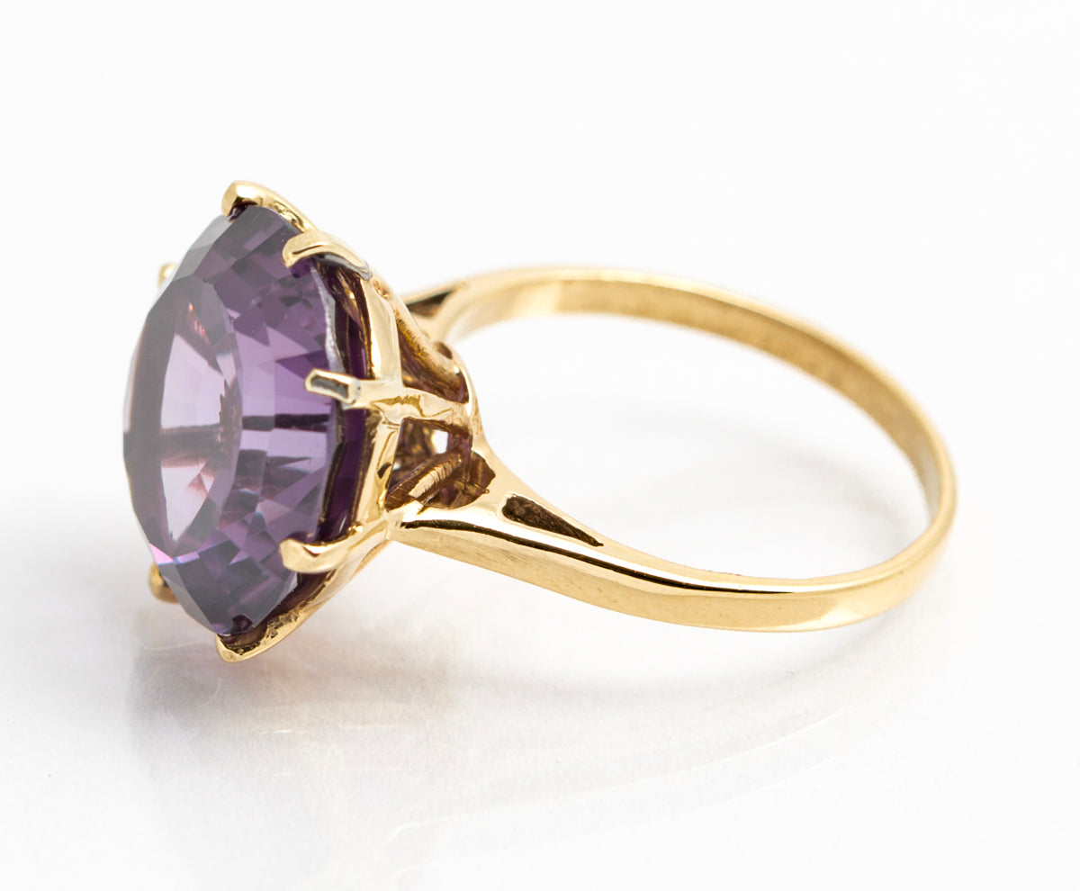 Vintage 9ct Gold Ring Large 11 Carat Colour Change Sapphire (A2118)