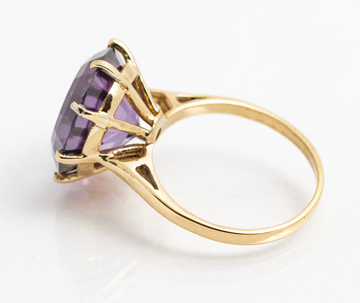Vintage 9ct Gold Ring Large 11 Carat Colour Change Sapphire (A2118)