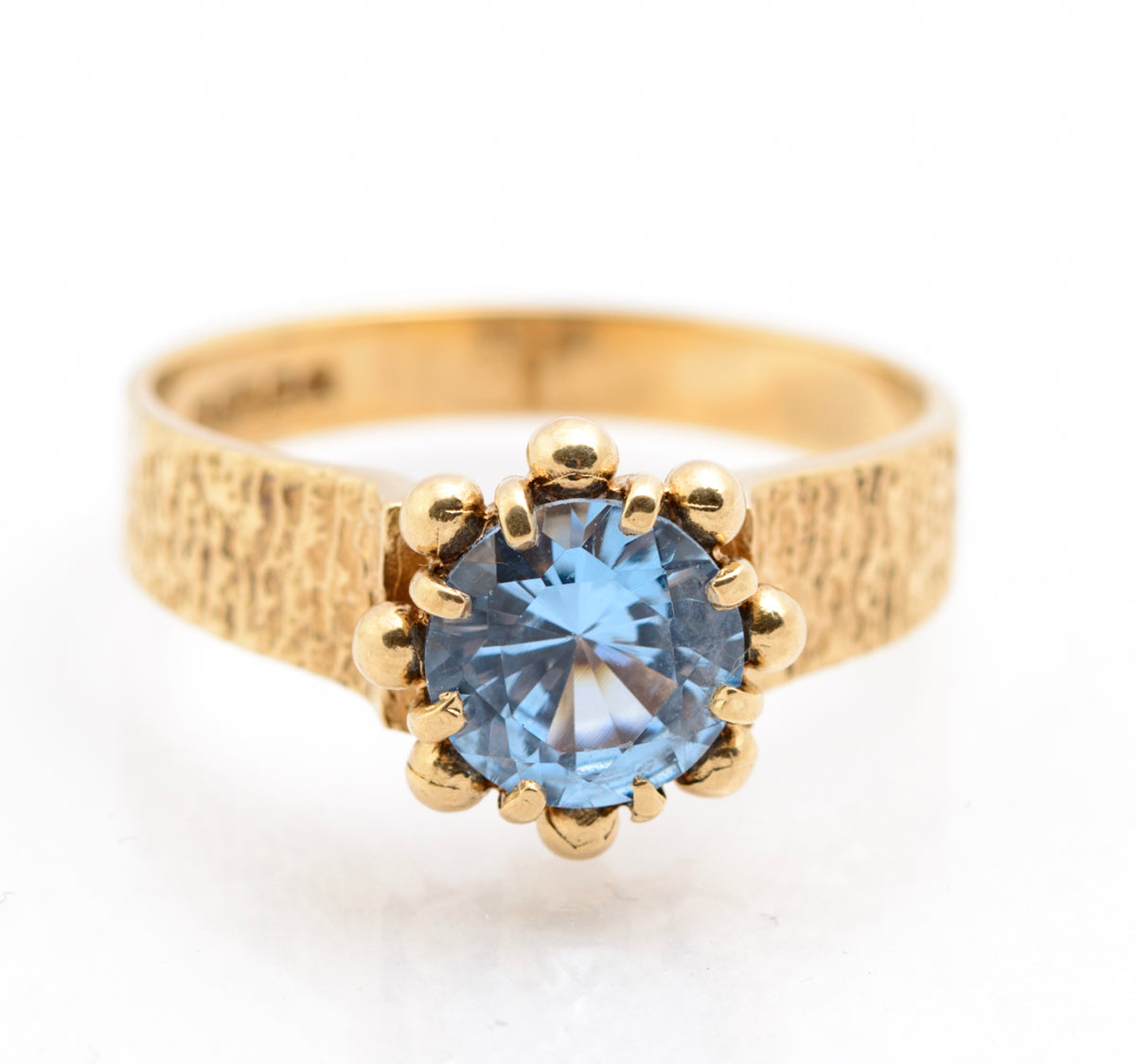 Vintage 9ct Yellow Gold 1970's Retro Ring With Ice Blue Spinel Gemstone (B2178)