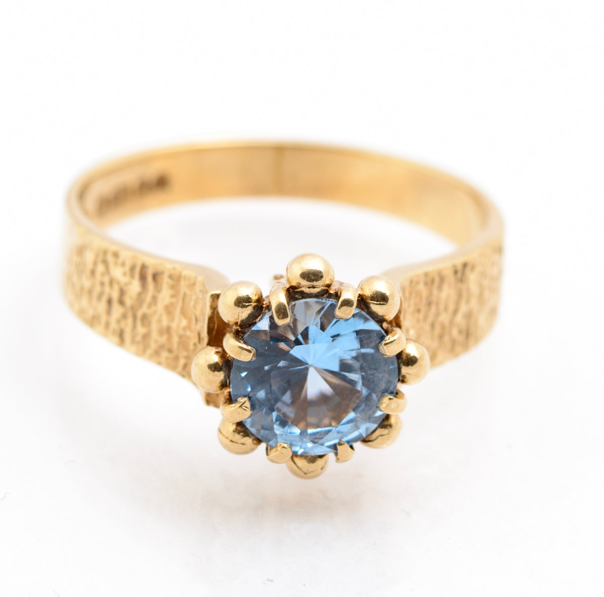 Vintage 9ct Yellow Gold 1970's Retro Ring With Ice Blue Spinel Gemstone (B2178)
