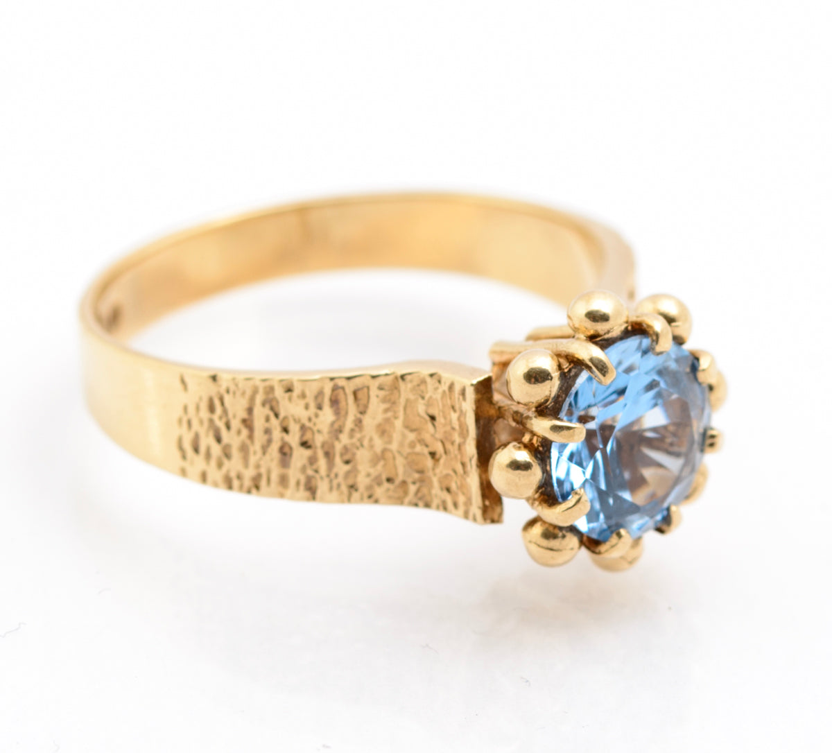 Vintage 9ct Yellow Gold 1970's Retro Ring With Ice Blue Spinel Gemstone (B2178)
