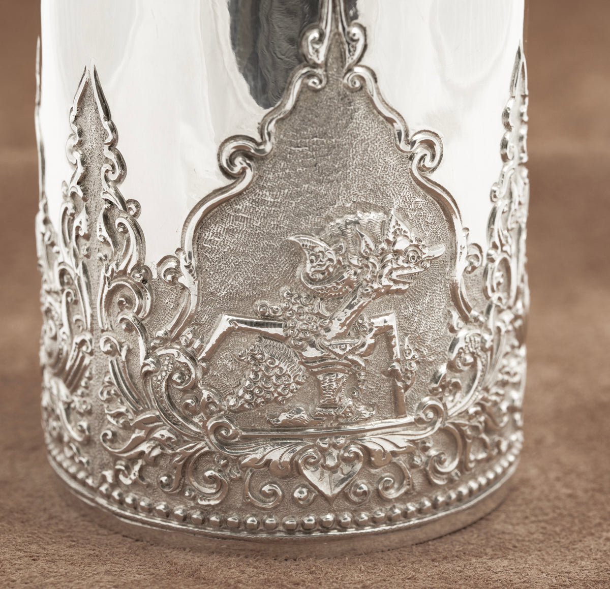Vintage Indonesian .800 Silver LIdded Jar Wayang Theatre Design Yogya Hallmarks (B2225)