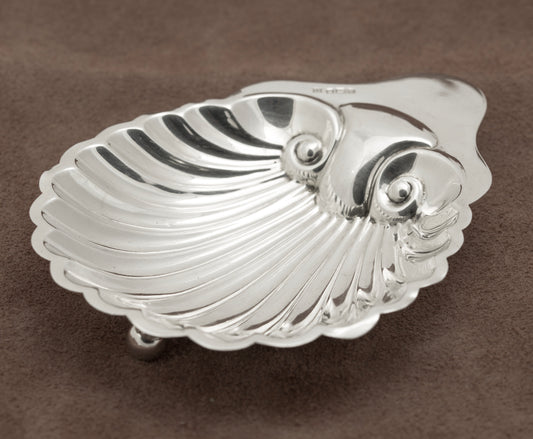 Antique Edwardian Sterling Silver Shell Dish Nut/Sweets James Deakin 1907 (B2235)