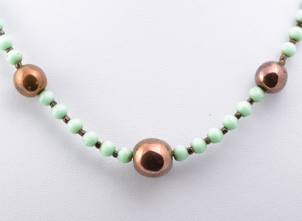 Antique/Art Deco Uranium/Vaseline Glass Bead Necklace Green/Copper Colour (B2264)