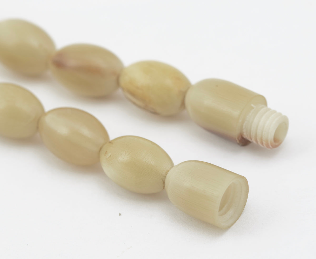 Vintage/Art Deco Carved Blond Horn Bead Necklace With Screw Clasp c.1930 (B2265)