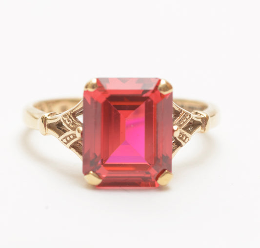 Vintage Mid Century 9ct Yellow Gold & Ruby Ring Hallmarked 1961 (B2272)