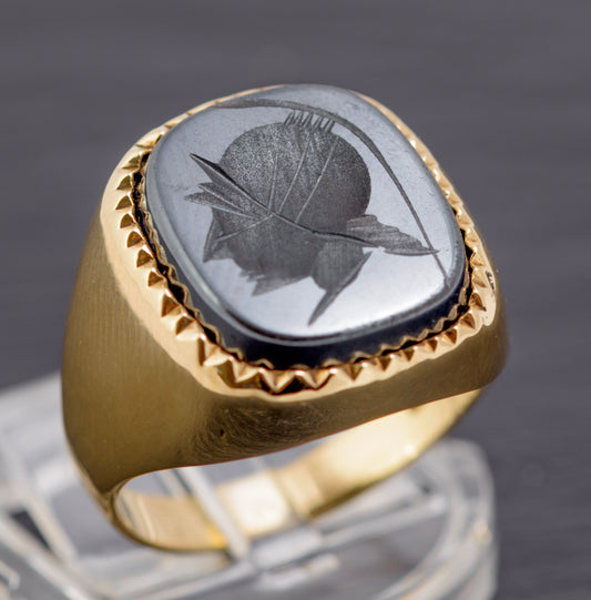 Vintage 9ct Gold Chunky Men's Signet Ring With Hematite Centurion Intaglio (B2278)
