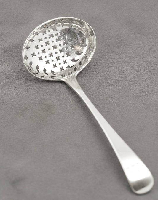 Antique George III / Georgian Sterling Silver Crested Sugar Sifting Spoon (B2321)