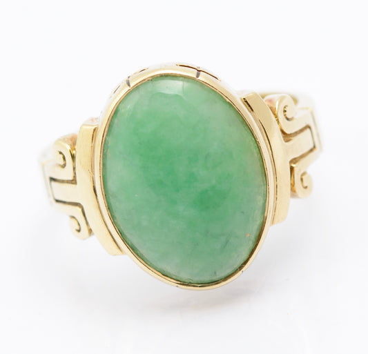 9ct Yellow Gold Ring With Large Green Jade Oval Cabochon Hallmarked 2001 (B2327)