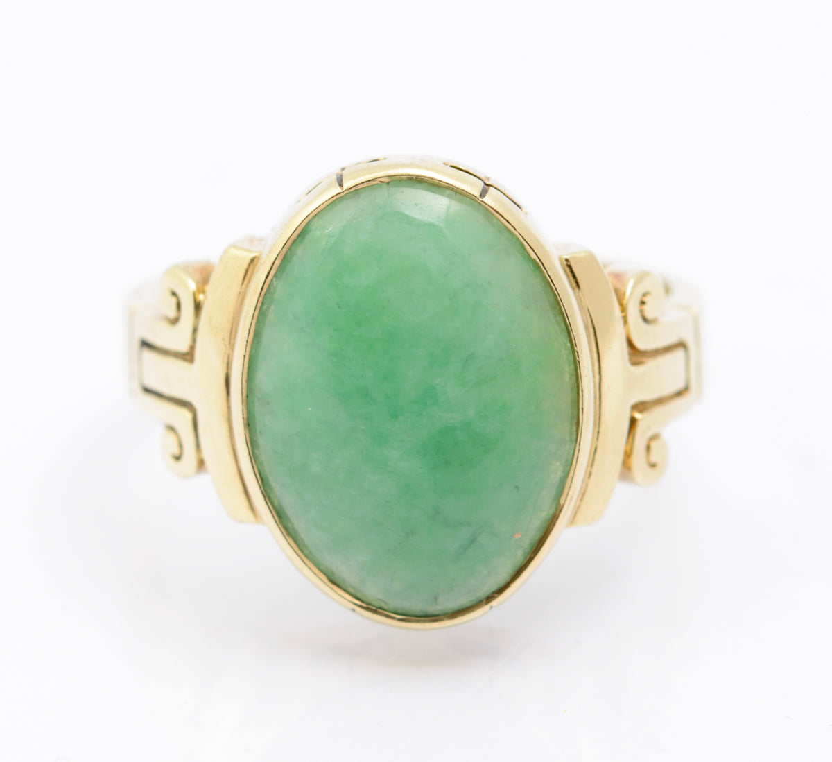 9ct Yellow Gold Ring With Large Green Jade Oval Cabochon Hallmarked 2001 (B2327)