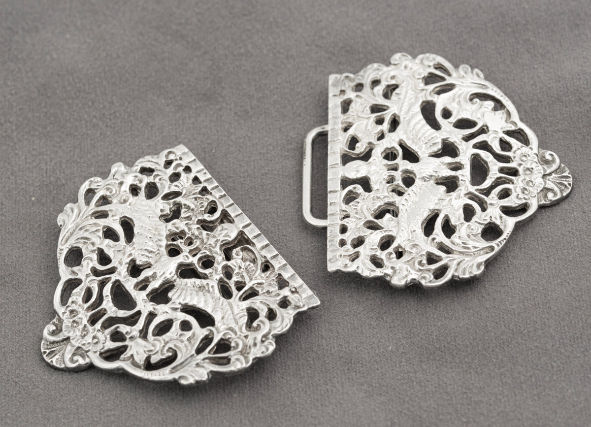 Vintage Sterling Silver Nurses Buckle With Liver Bird Design Hallmarked 1977 (B2328)