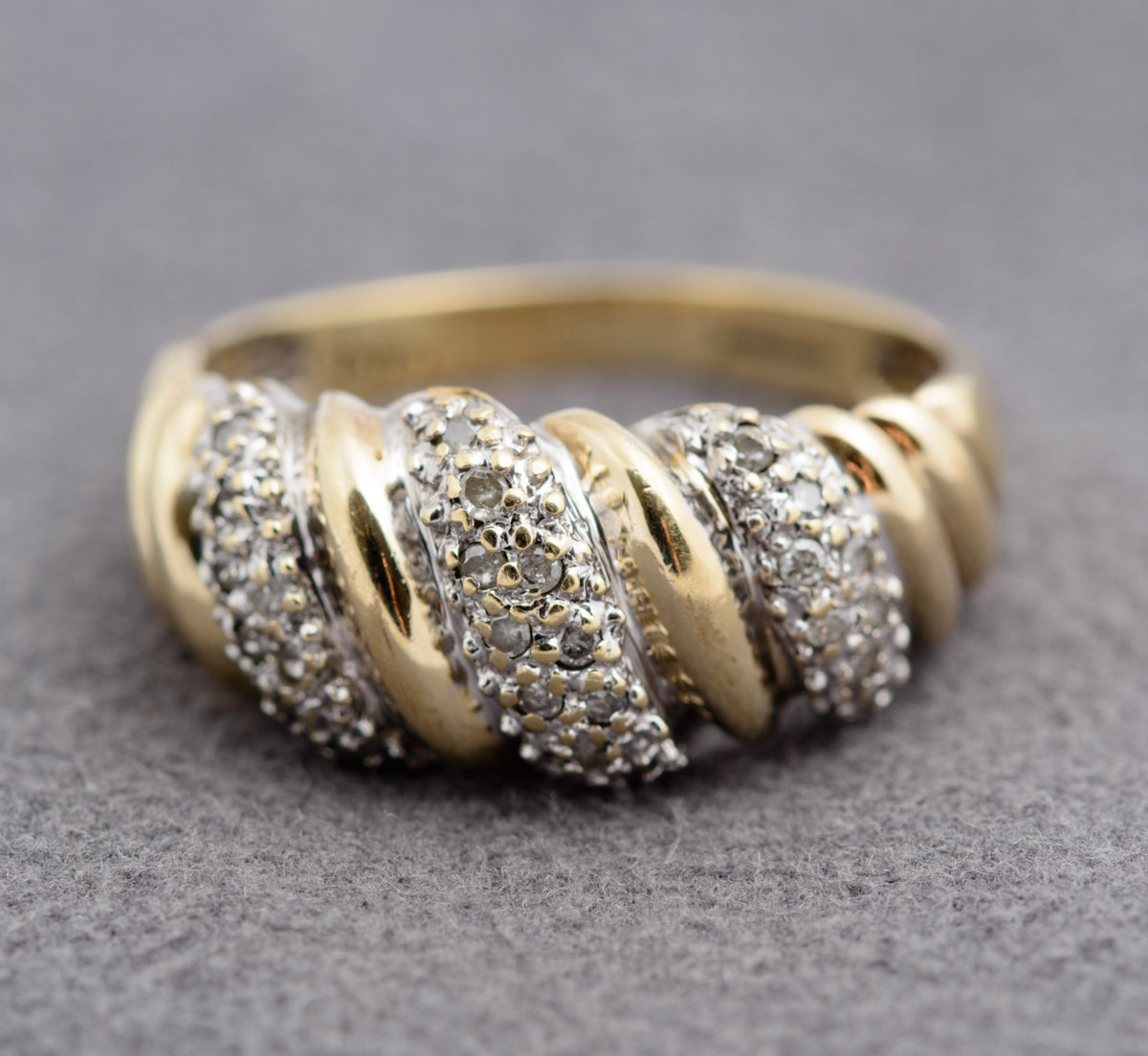 Vintage 9ct Gold & Diamond Banded Cluster Ring Hallmarked Birmingham Size O (B2332)