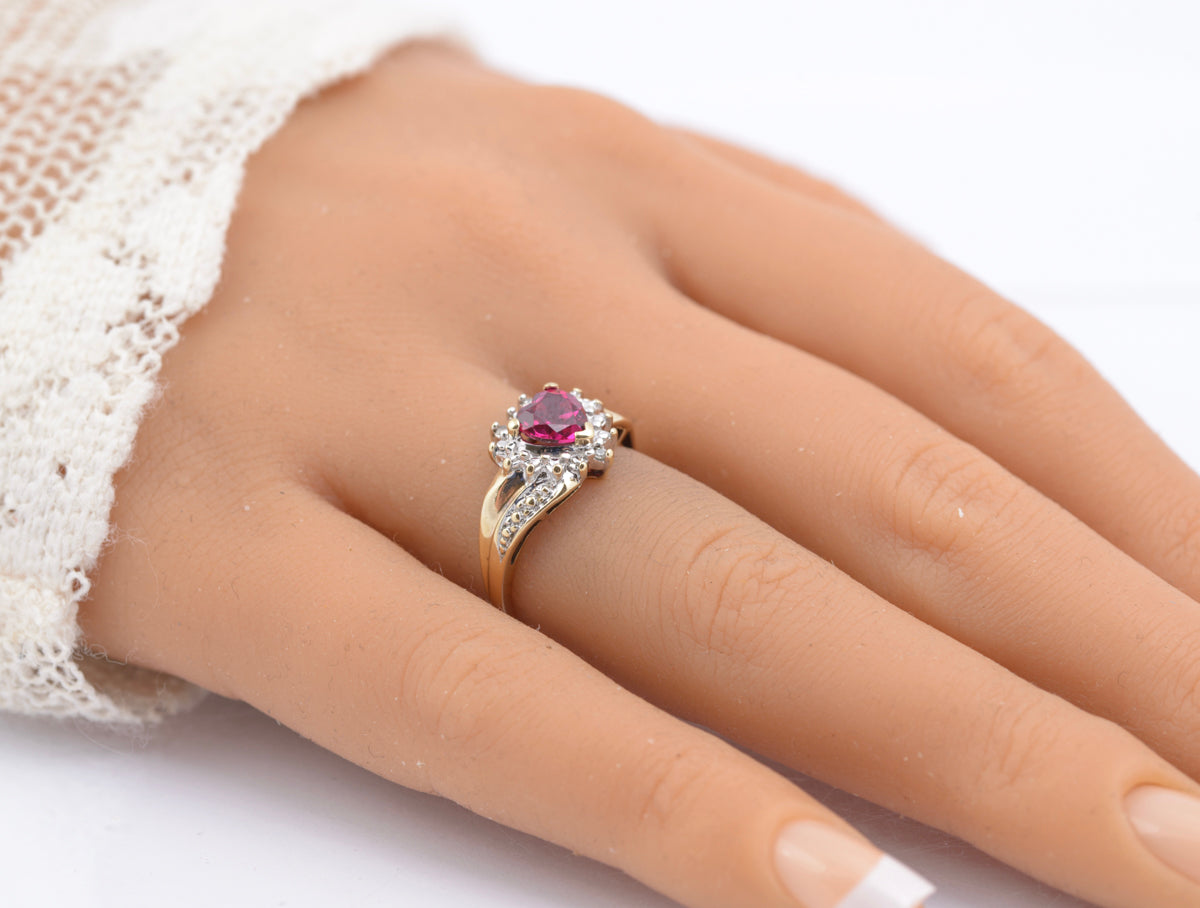 Vintage 9ct Gold Ring With Heart Shaped Ruby & Natural Diamonds(B2342)