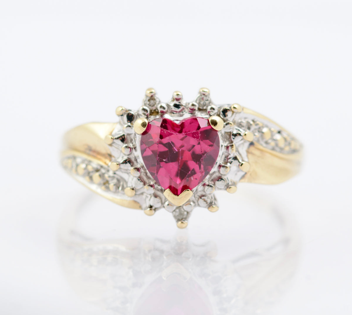 Vintage 9ct Gold Ring With Heart Shaped Ruby & Natural Diamonds(B2342)
