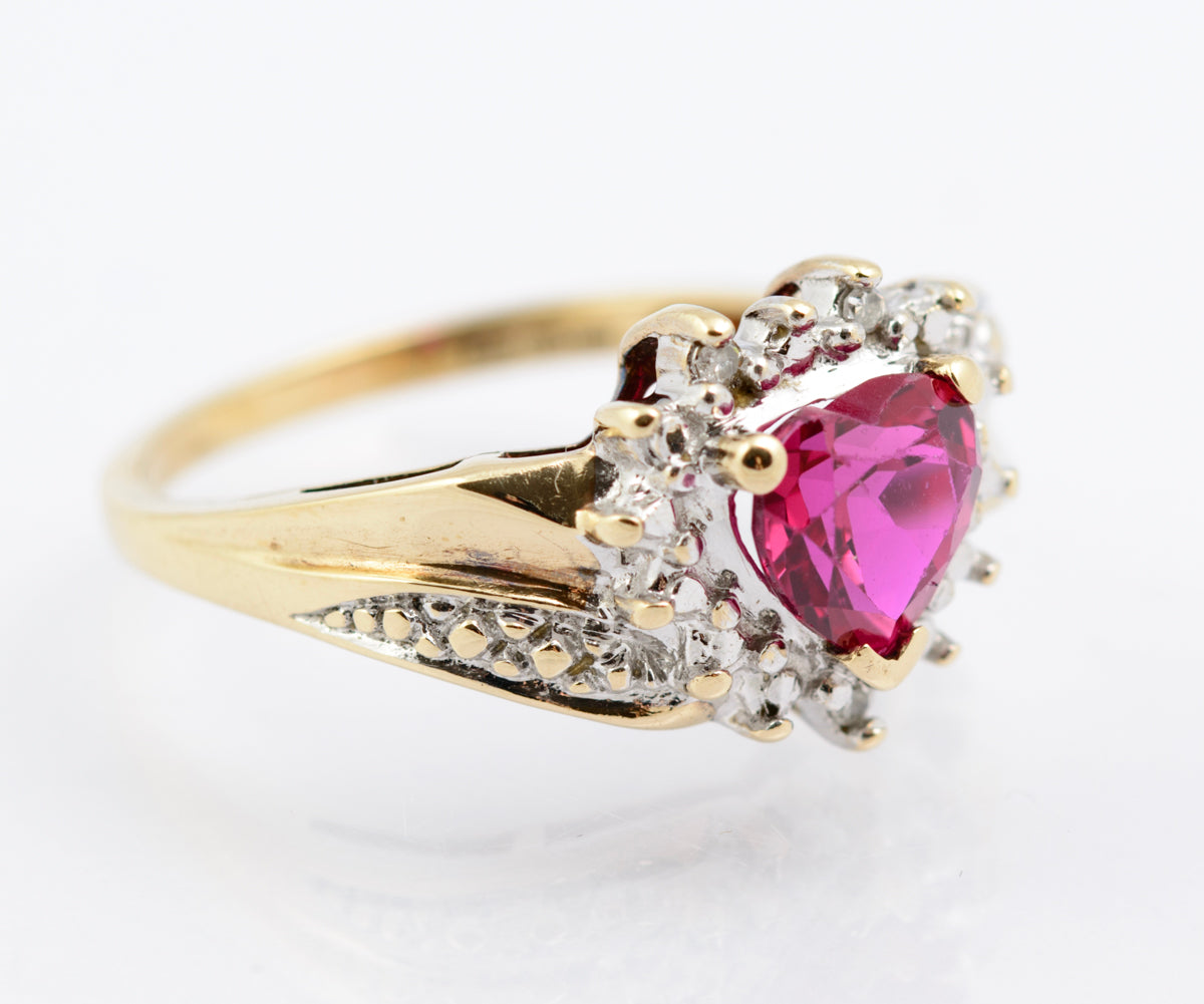 Vintage 9ct Gold Ring With Heart Shaped Ruby & Natural Diamonds(B2342)