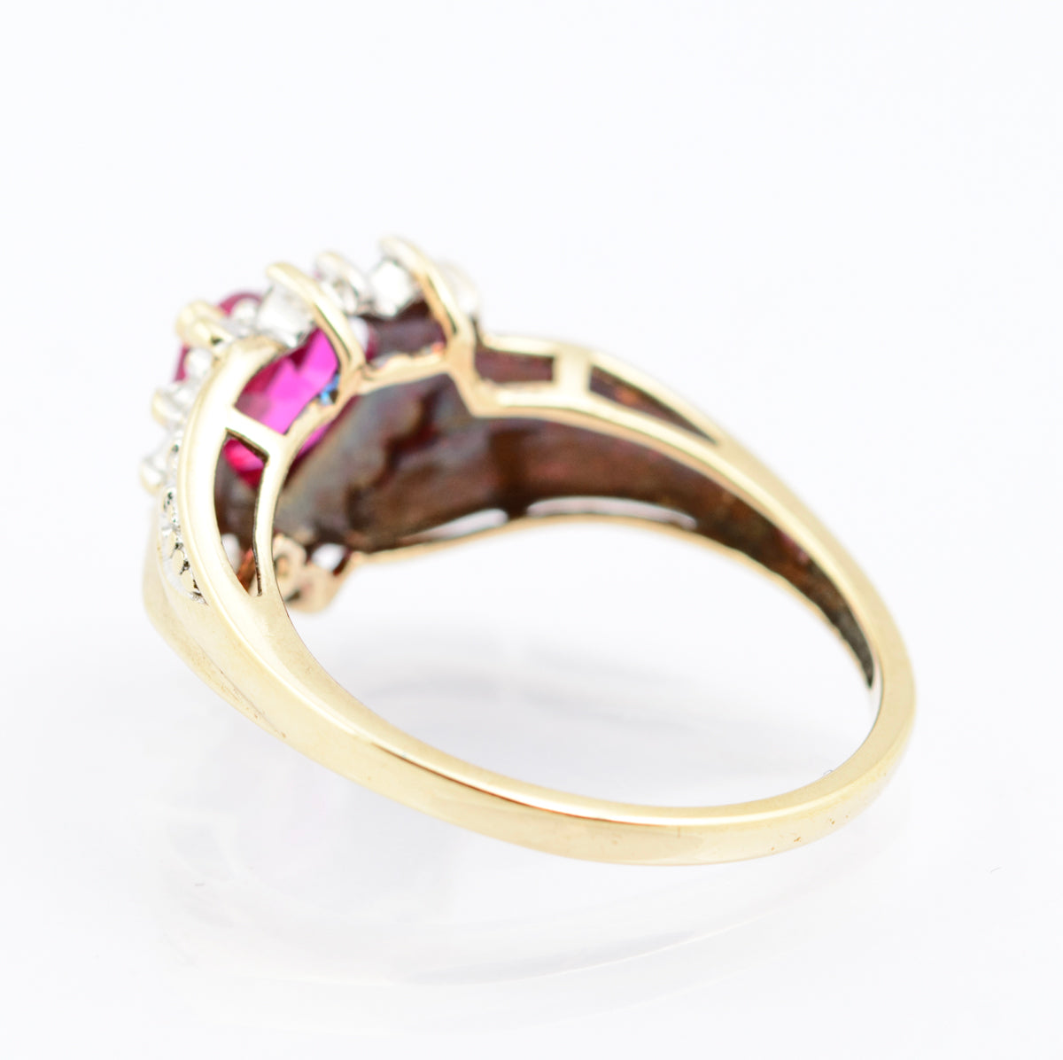 Vintage 9ct Gold Ring With Heart Shaped Ruby & Natural Diamonds(B2342)