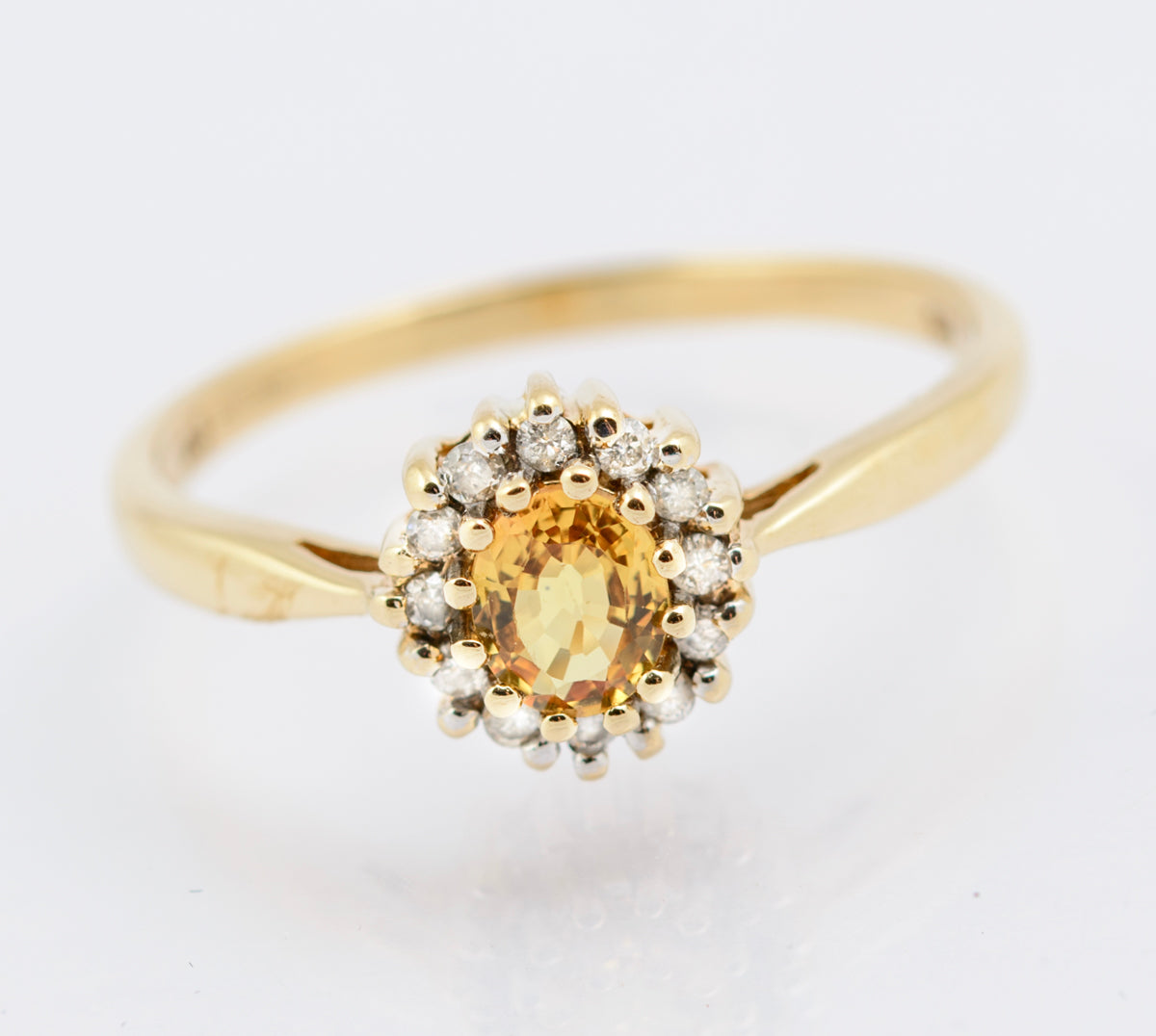 Vintage 9ct Gold Ring With Yellow Topaz Gemstone & Natural Diamond Halo Size P (B2344)