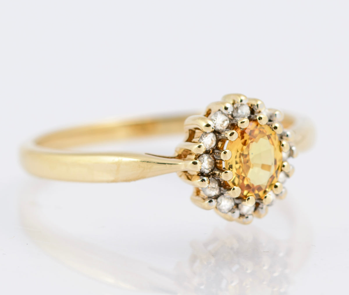 Vintage 9ct Gold Ring With Yellow Topaz Gemstone & Natural Diamond Halo Size P (B2344)