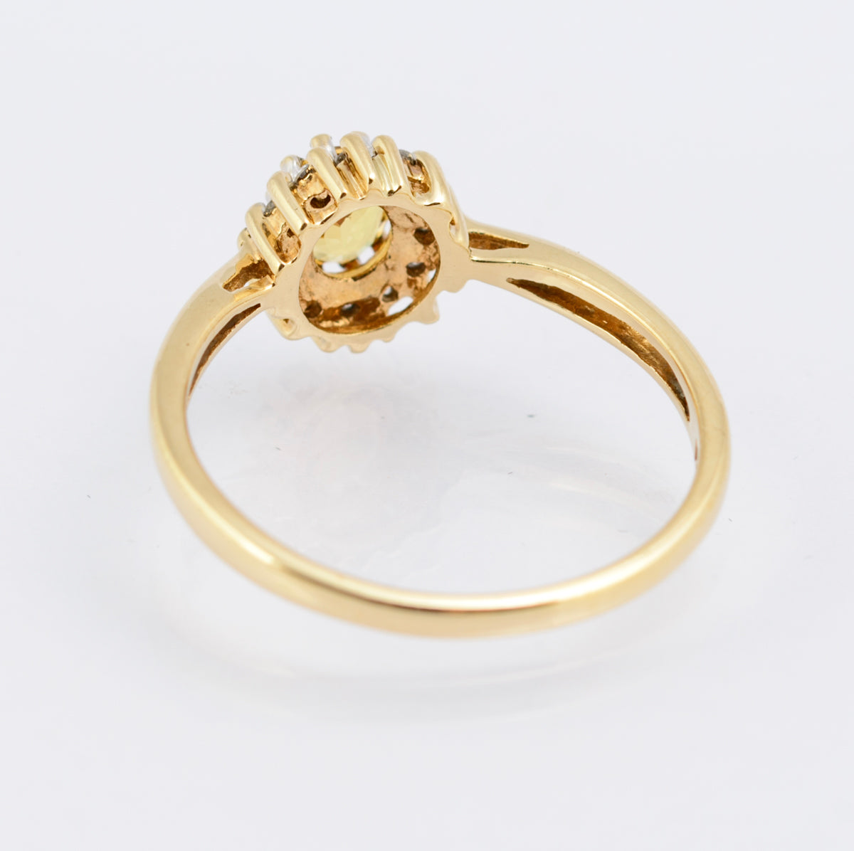Vintage 9ct Gold Ring With Yellow Topaz Gemstone & Natural Diamond Halo Size P (B2344)