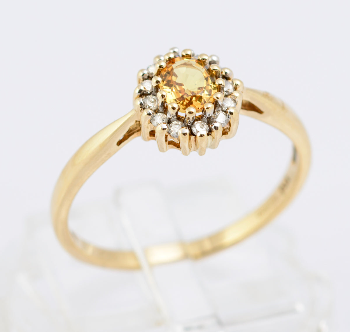 Vintage 9ct Gold Ring With Yellow Topaz Gemstone & Natural Diamond Halo Size P (B2344)