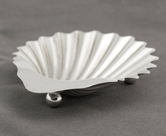 Antique Sterling Silver Shell Shape Dish Roberts & Belk Sheffield 1895 (B2348)