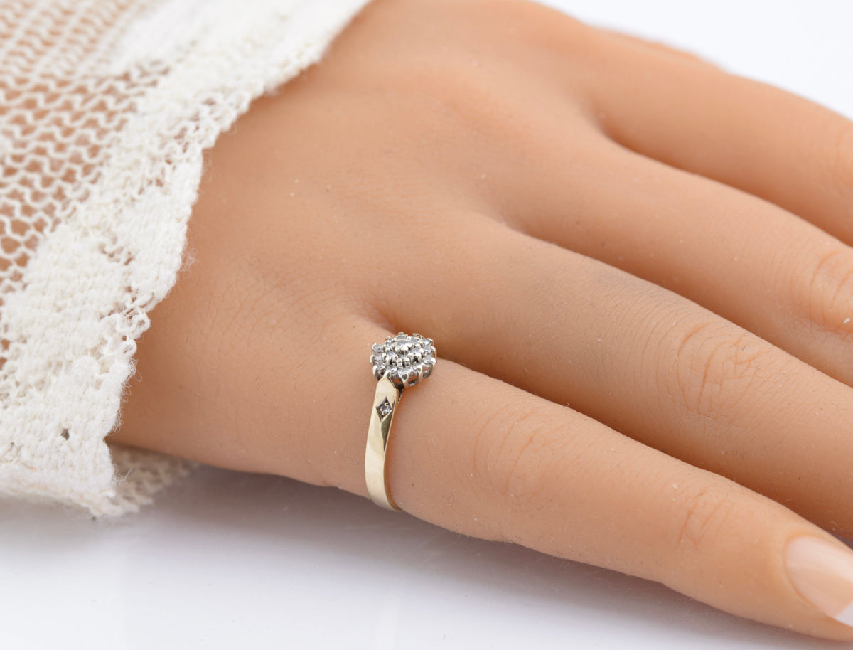 Vintage 9ct Gold & Natural Diamond Cluster Ring With Diamond Shoulders Size K1/2 (B2350)