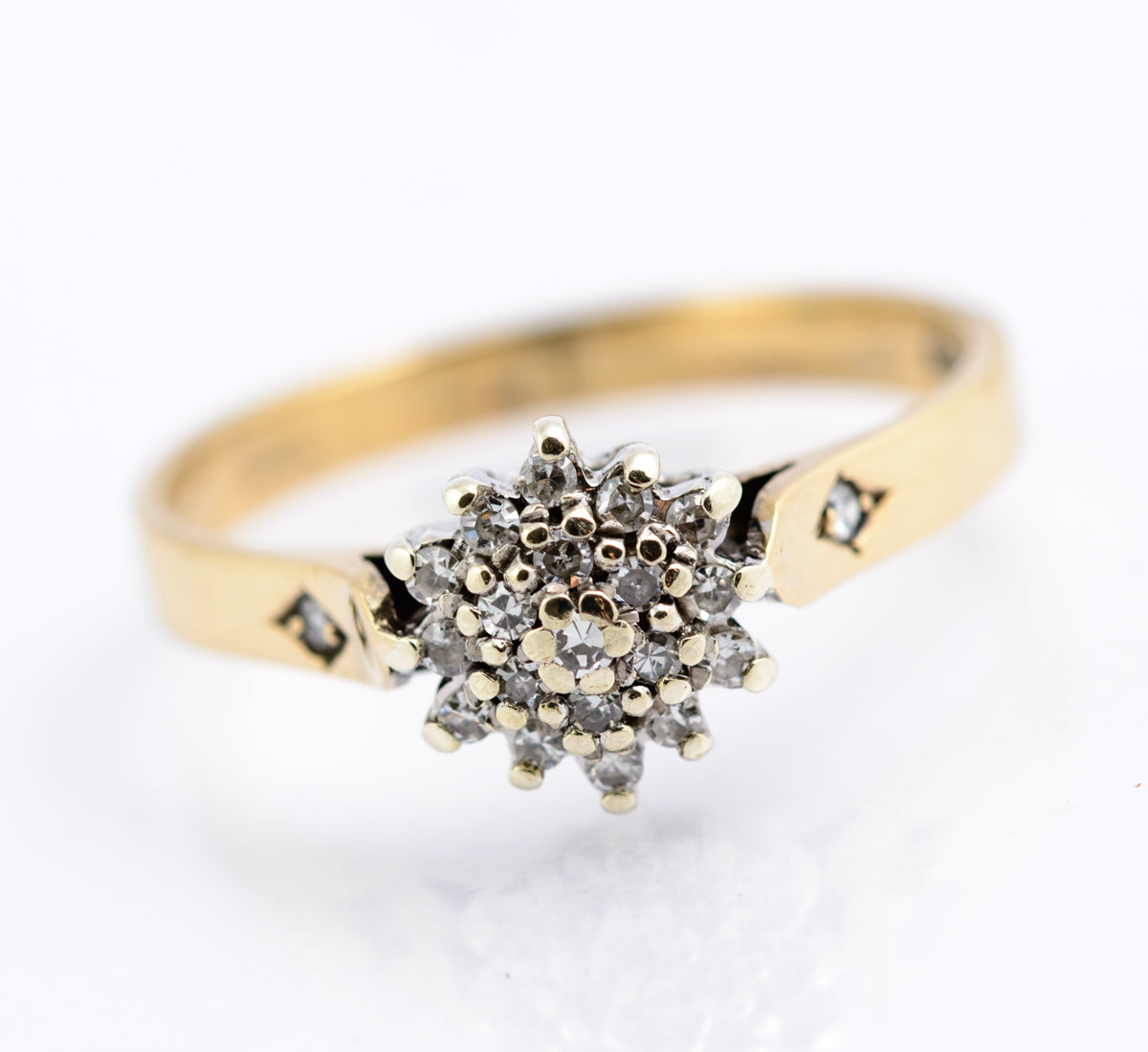 Vintage 9ct Gold & Natural Diamond Cluster Ring With Diamond Shoulders Size K1/2 (B2350)