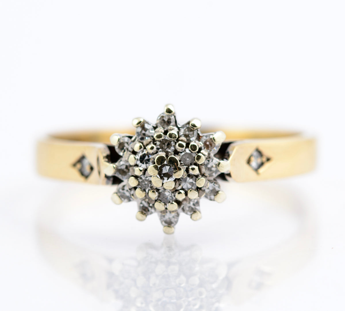 Vintage 9ct Gold & Natural Diamond Cluster Ring With Diamond Shoulders Size K1/2 (B2350)