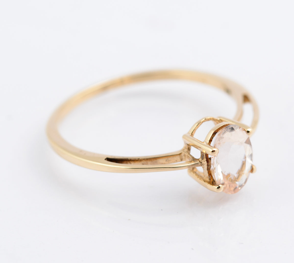 9ct Yellow Gold Ring With 0.63 Carat Natural Morganite Gemstone Size N1/2 (B2355)