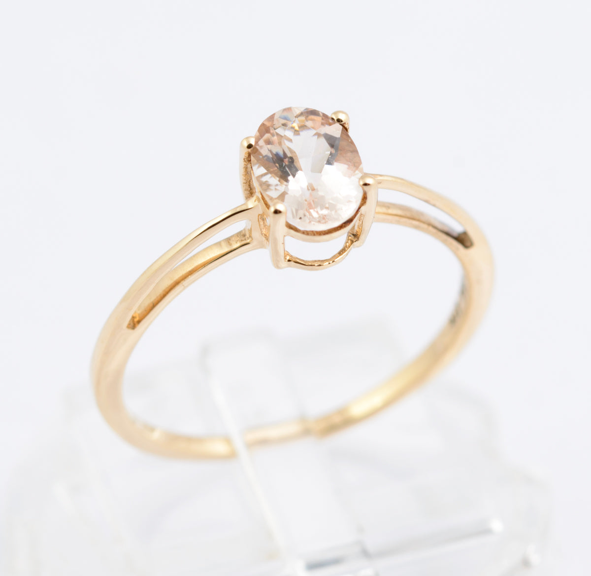 9ct Yellow Gold Ring With 0.63 Carat Natural Morganite Gemstone Size N1/2 (B2355)