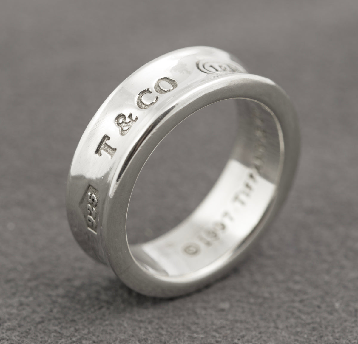 【公式】フジのお歳暮・冬ギフト Iconic Tiffany & Co Sterling Silver Concave Ring T&Co 1837 アクセサリー