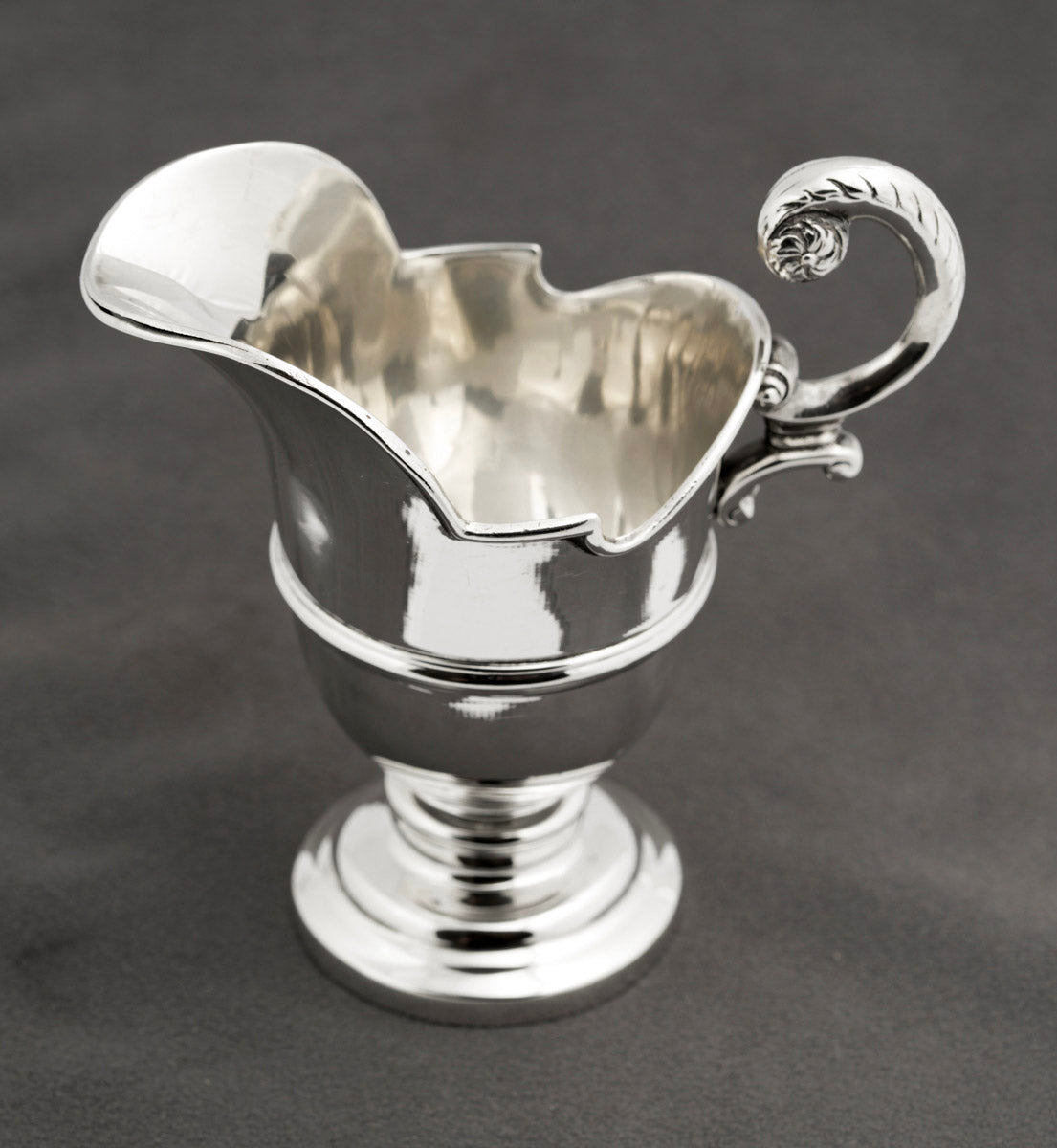 Antique Victorian Sterling Silver Milk/Cream Jug Hallmarked 1901 Helmet Shape (B2368)