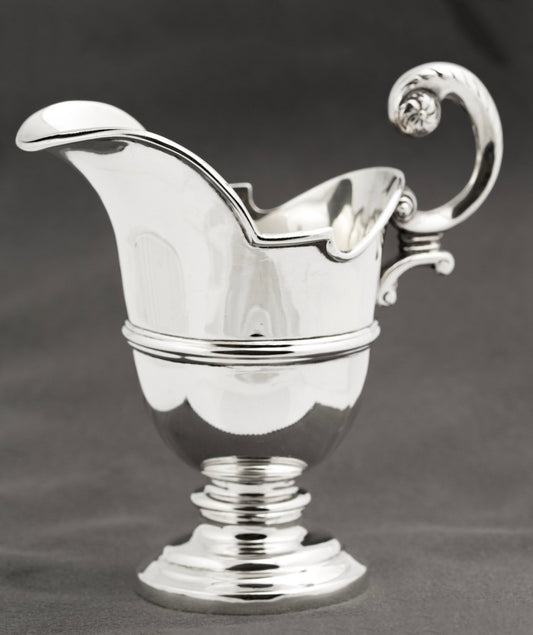 Antique Victorian Sterling Silver Milk/Cream Jug Hallmarked 1901 Helmet Shape (B2368)