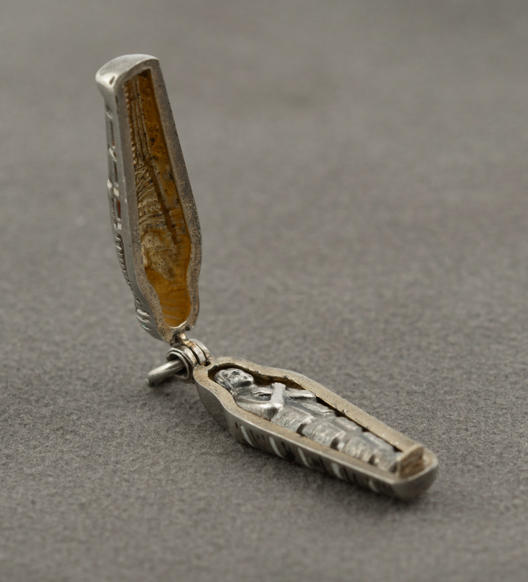 Antique Egyptian .800 Silver Pharaoh Sarcophagus Mummy Charm/Pendant (B2376)