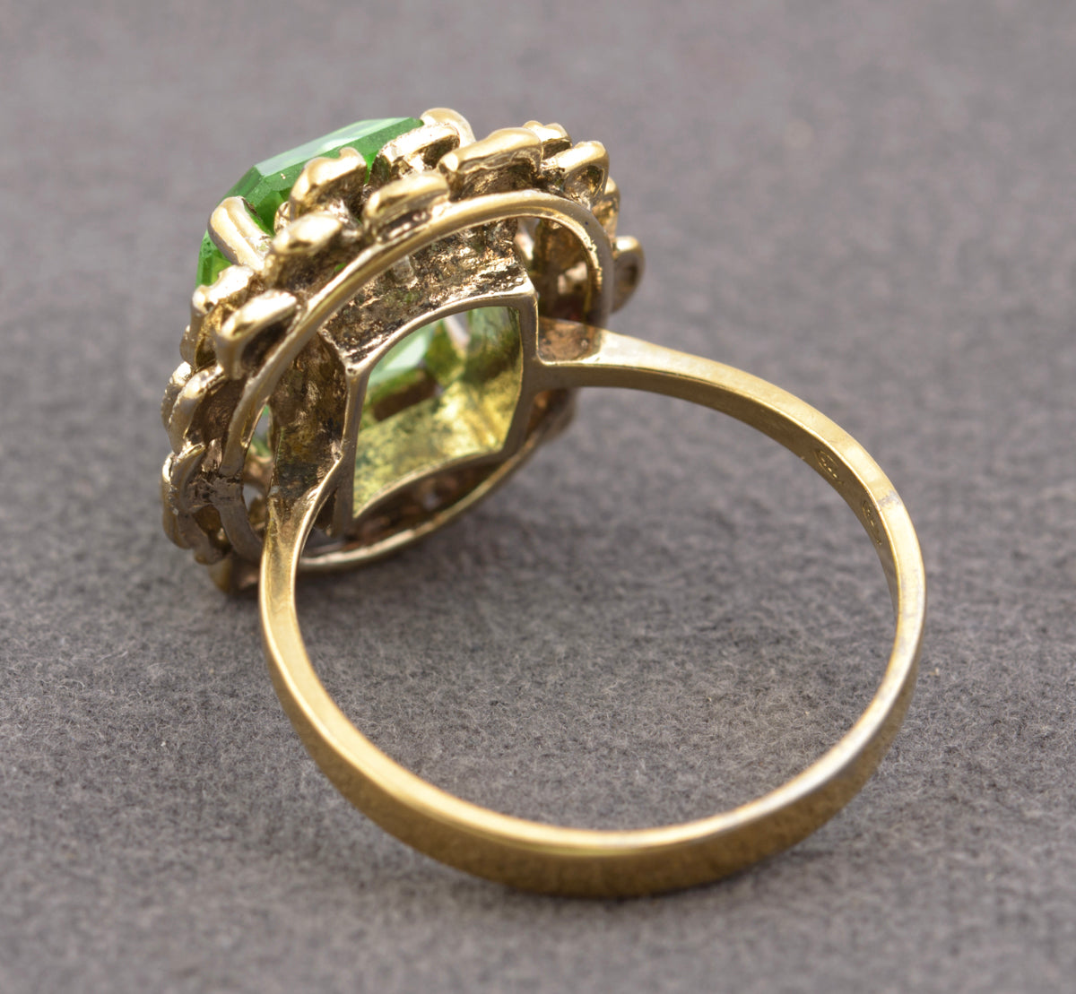 Vintage Brutalist Mid Century Vaseline Glass Gem Sterling Silver Ring By KRS (B2383)