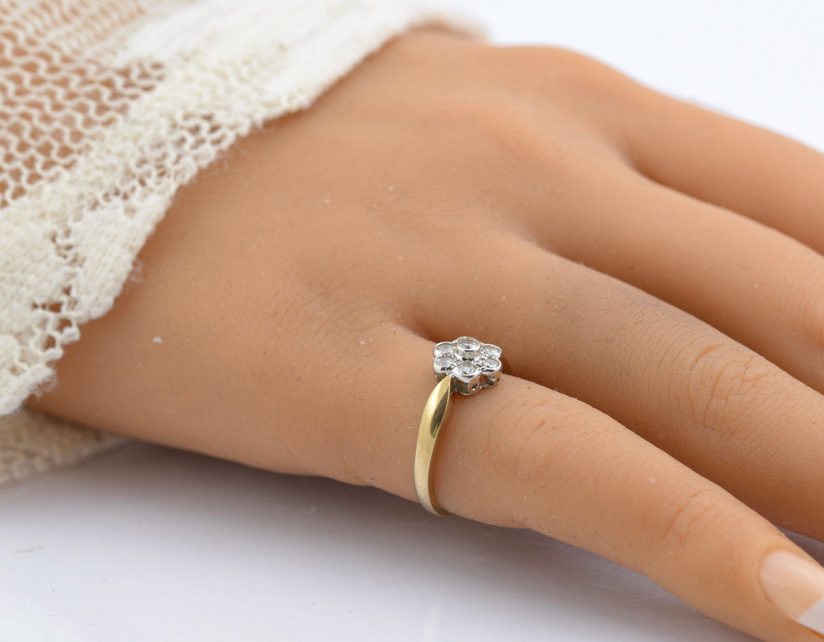 Vintage 9ct Gold & 1/3 Carat Natural Diamond Daisy Cluster Ring Size K1/2 (B2385)