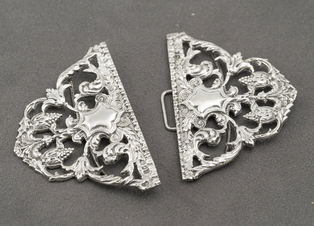 Vintage Sterling Silver Hallmarked 1974 Nurses/Dress Buckle Baroque Design (B2404)