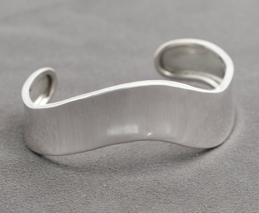 Stylish Vintage Mexican Wave Bangle Bracelet In Sterling Silver Hallmarked 1996 (B2414)