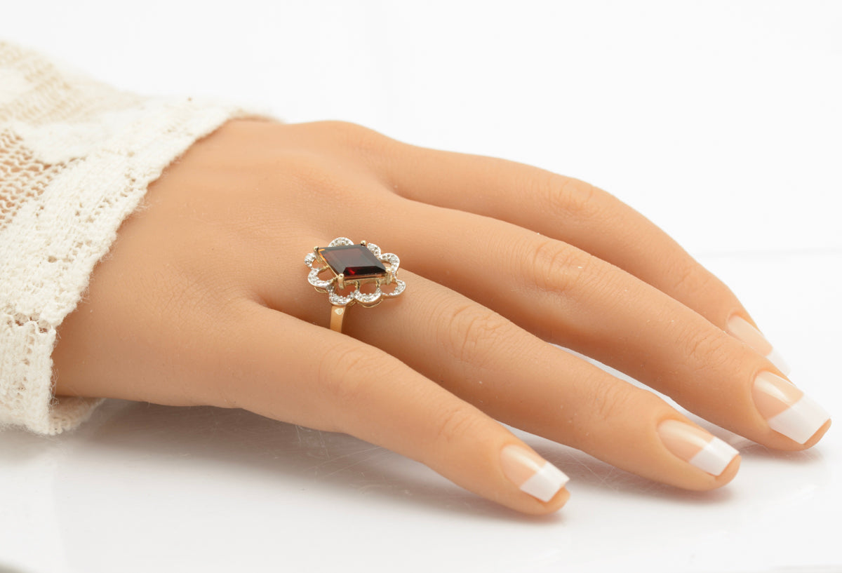 9ct Gold Natural Garnet & Diamond Dress Ring With Looped Halo Sheffield Hallmark(B2417)