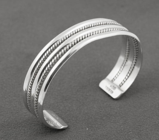 Vintage Mexican Sterling Silver Hand Made Bangle Bracelet Rope Twist Design (B2430)