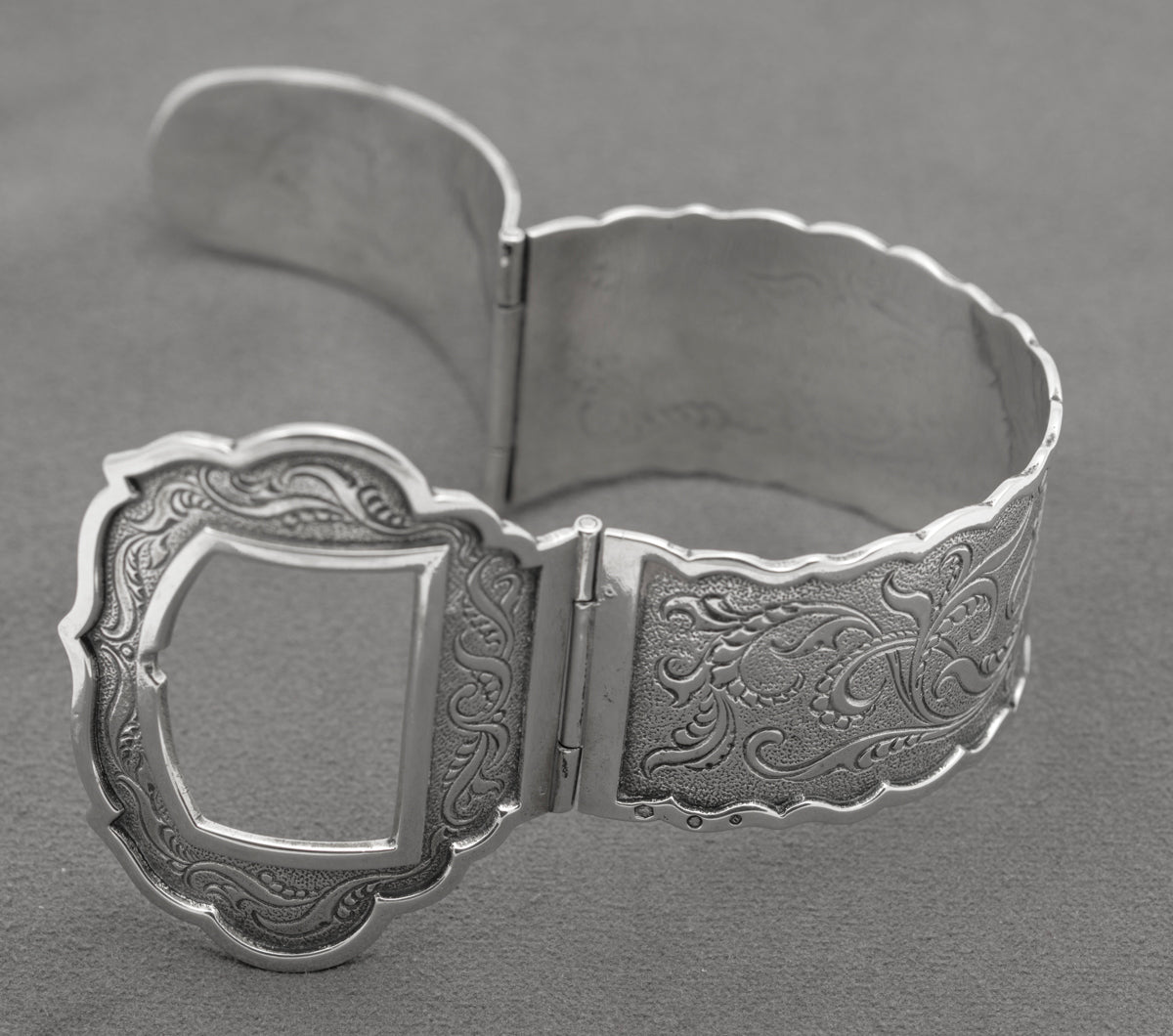Vintage Dutch .833 Silver Fabulous Buckle Bangle/Bracelet Amsterdam Marks (B2453)
