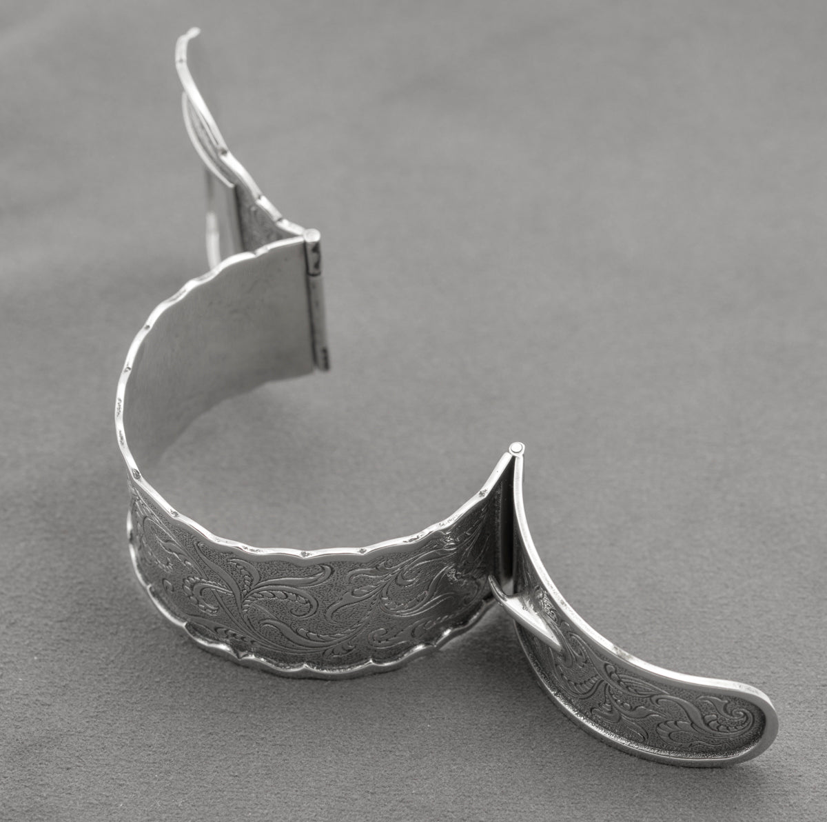 Vintage Dutch .833 Silver Fabulous Buckle Bangle/Bracelet Amsterdam Marks (B2453)