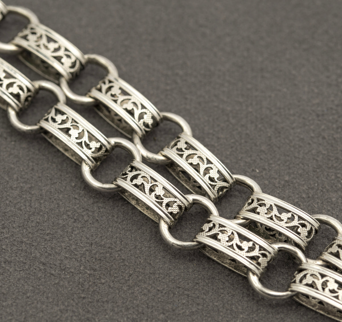 Antique Victorian Sterling Silver Locket & Fancy Book Chain Necklace Hallmarked (B2455)