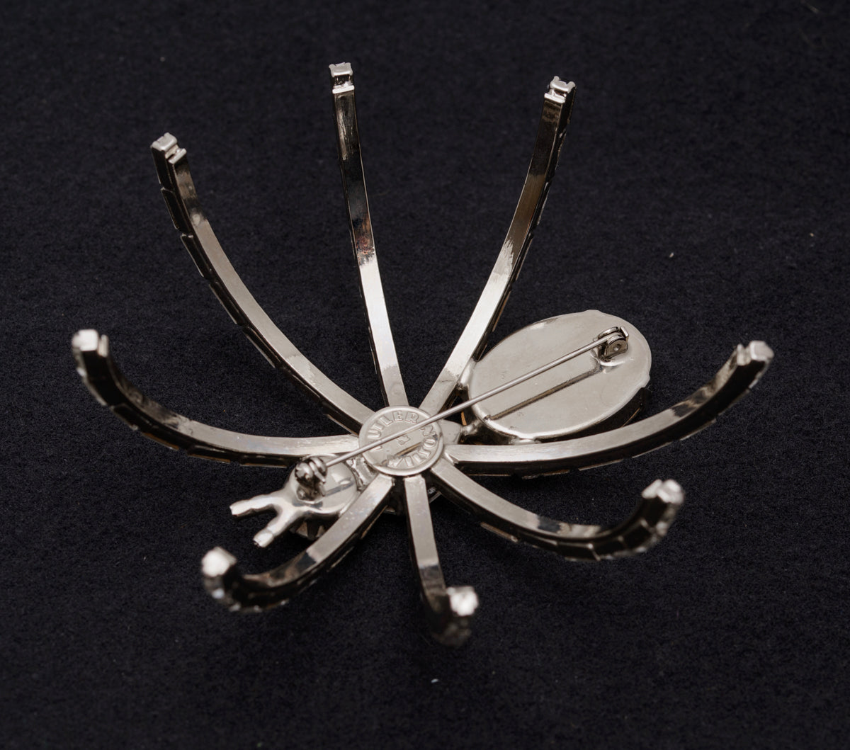 Vintage Butler & Wilson Iconic Large Spider Shoulder Brooch Pin - Boxed (B2460)