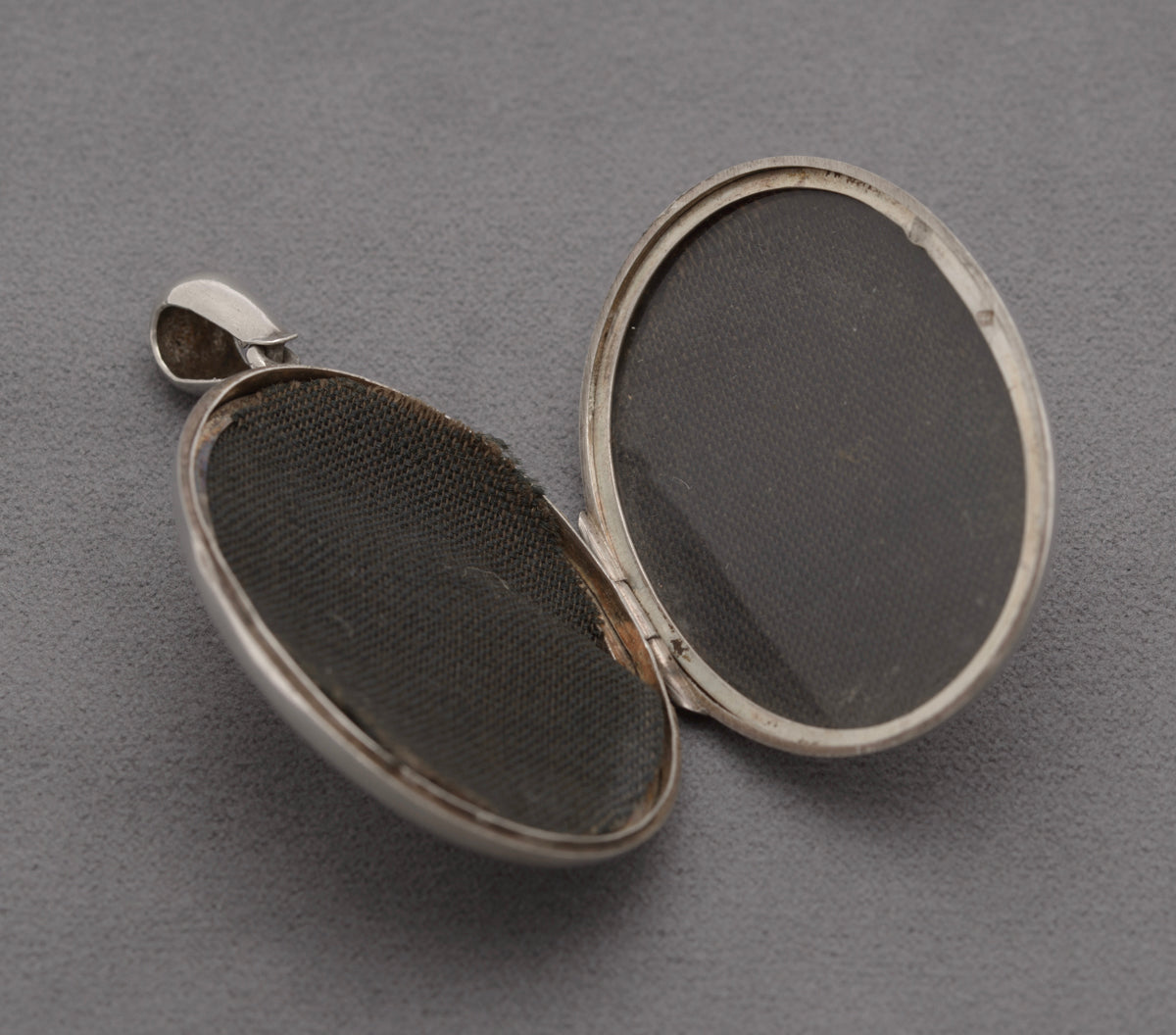 Antique Victorian Large Sterling Silver Photo Locket Hallmarked 1884 (B2471)