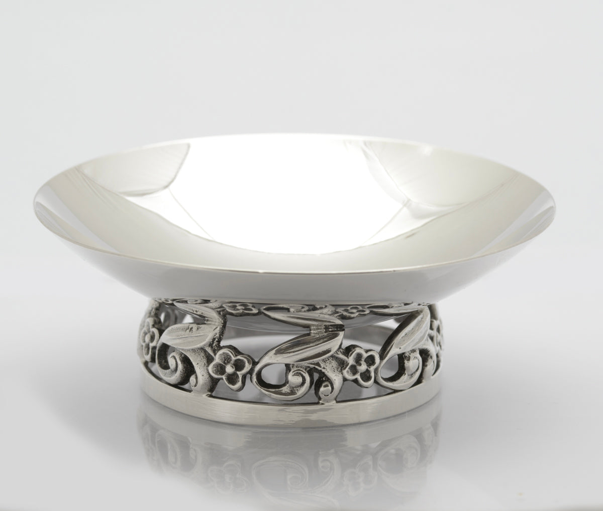 Vintage Fara Co New York Sterling Silver Dish With Pierced Collar Base (B2473)