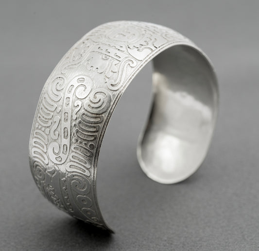 Vintage 925 Sterling Silver Bangle Bracelet Engraved Aztec Design (B2489)