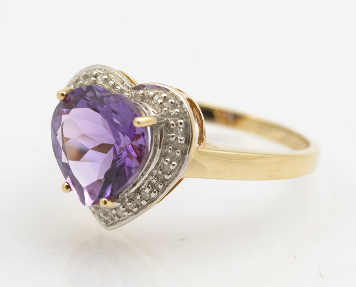 Vintage 9ct Gold & Large Heart Cut Amethyst & Diamond Halo Ring Size P (B2512)